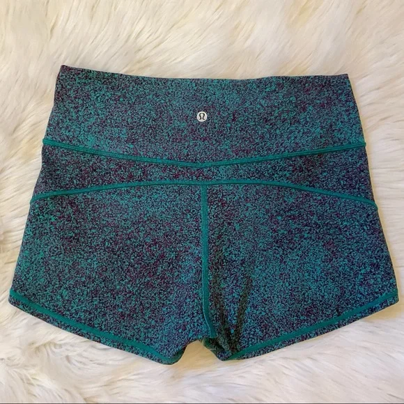 Lululemon In Movement Shorts - Size 12 - Everlux - Ditzy Spritz / Teal Media - Picture 8 of 11
